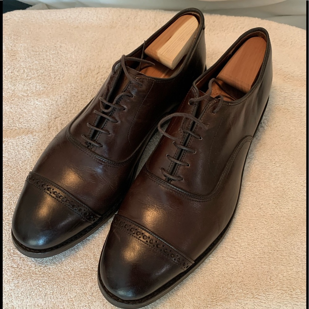 Allen Edmonds fifth avenue oxfords.